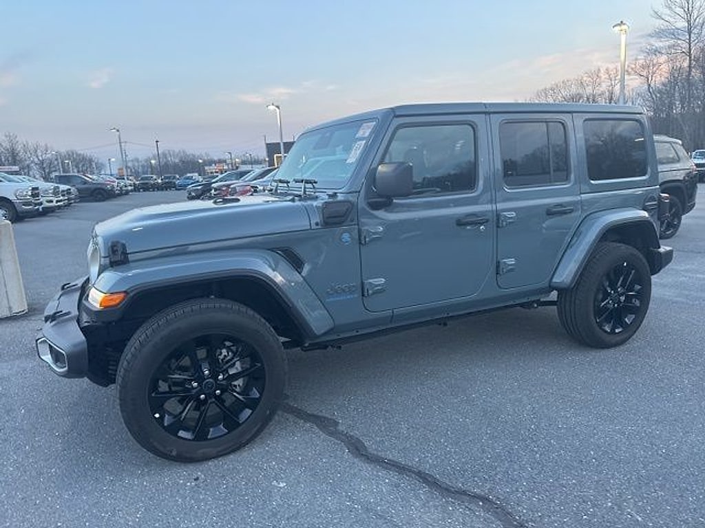 Used 2025 Jeep Wrangler 4xe Sahara SUV