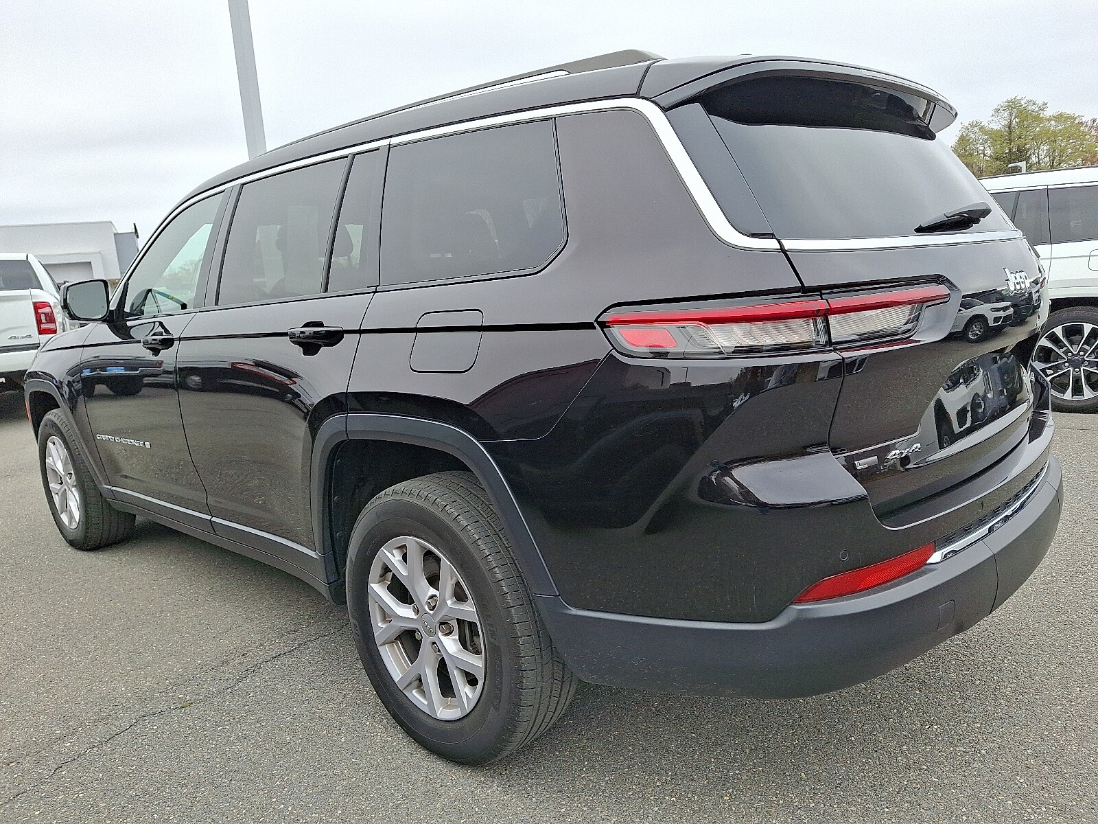 2022 Jeep Grand Cherokee Limited photo 3