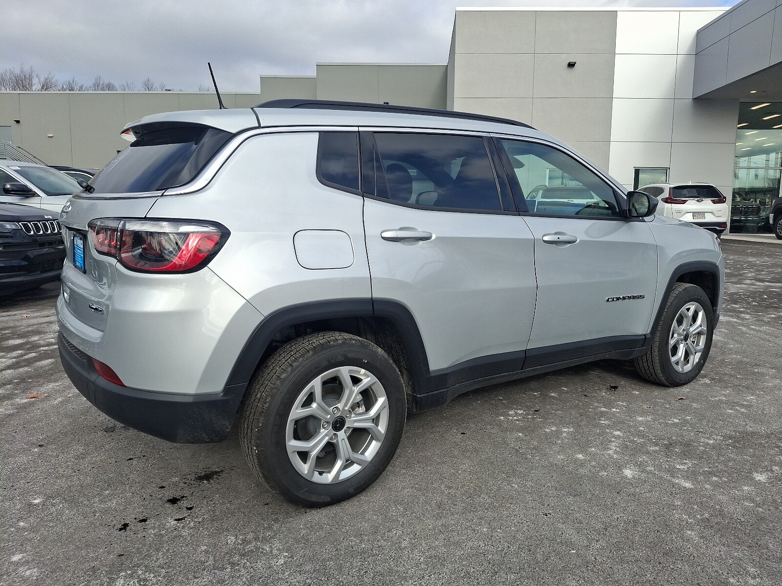 2025 Jeep Compass Latitude photo 4