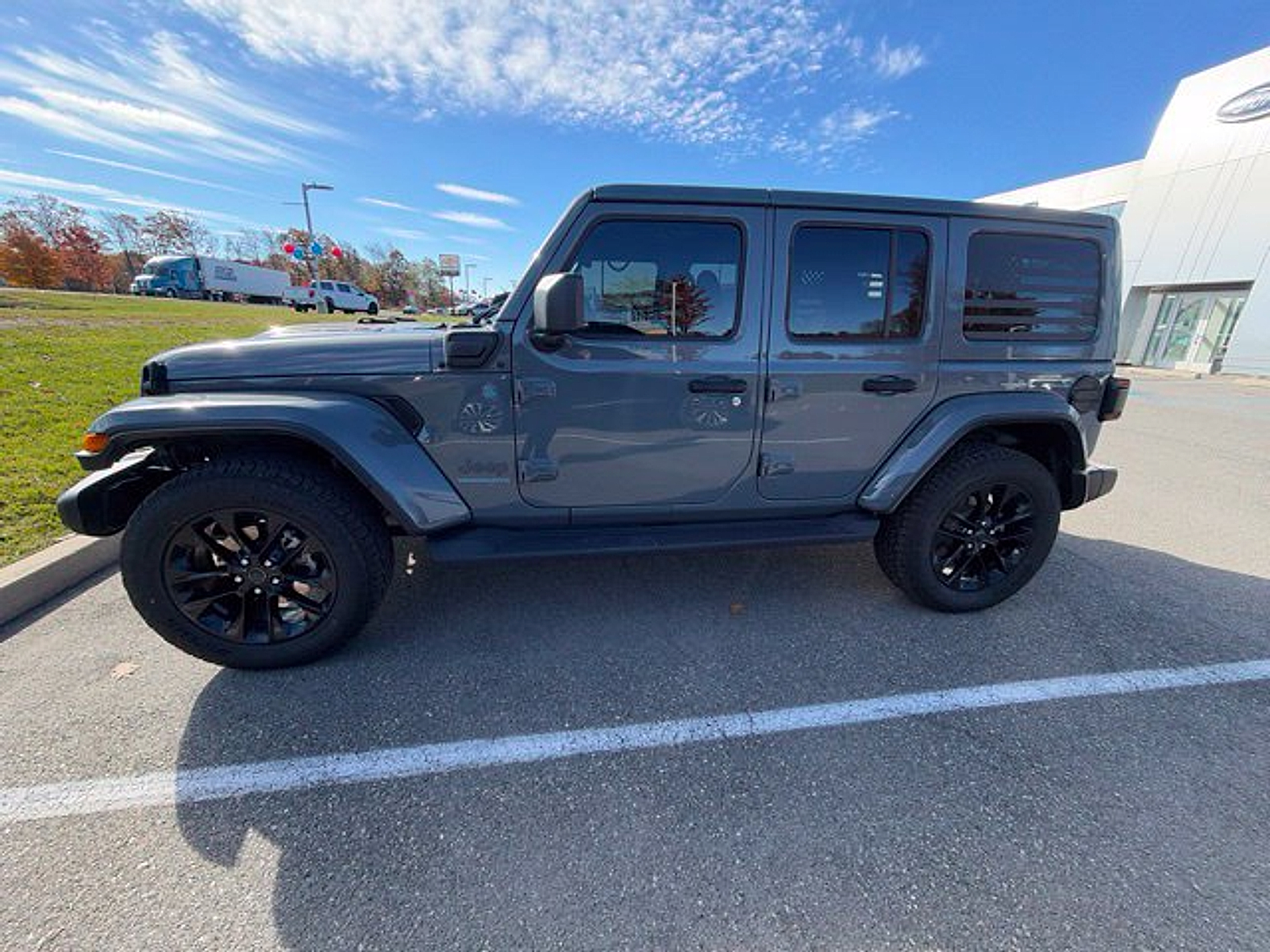 Used 2025 Jeep Wrangler 4xe Sahara SUV