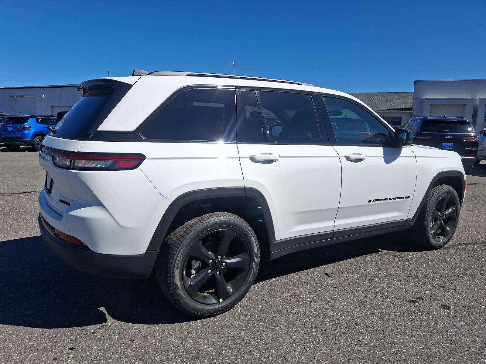 2025 Jeep Grand Cherokee Limited photo 4