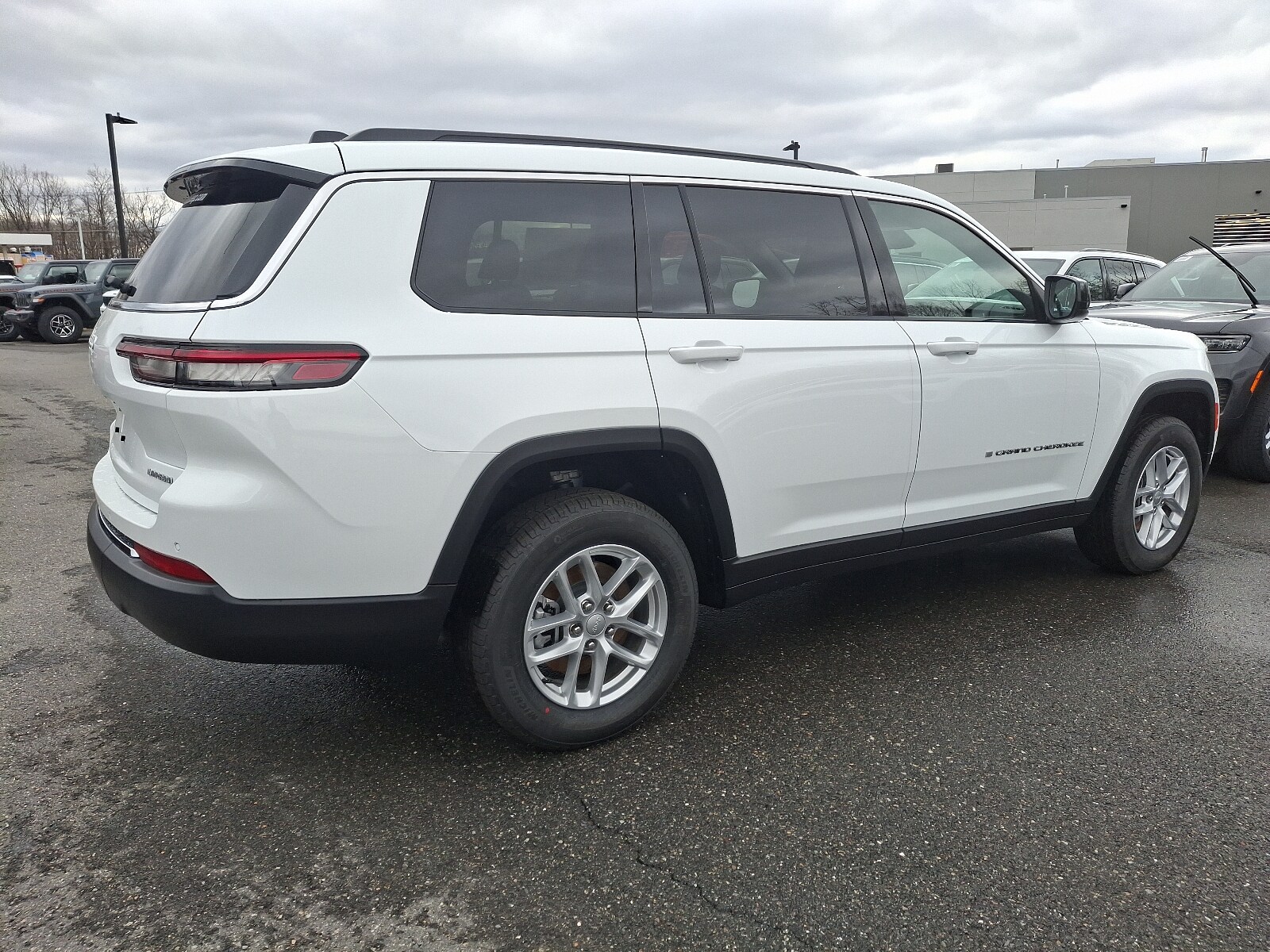 2025 Jeep Grand Cherokee Laredo X photo 4