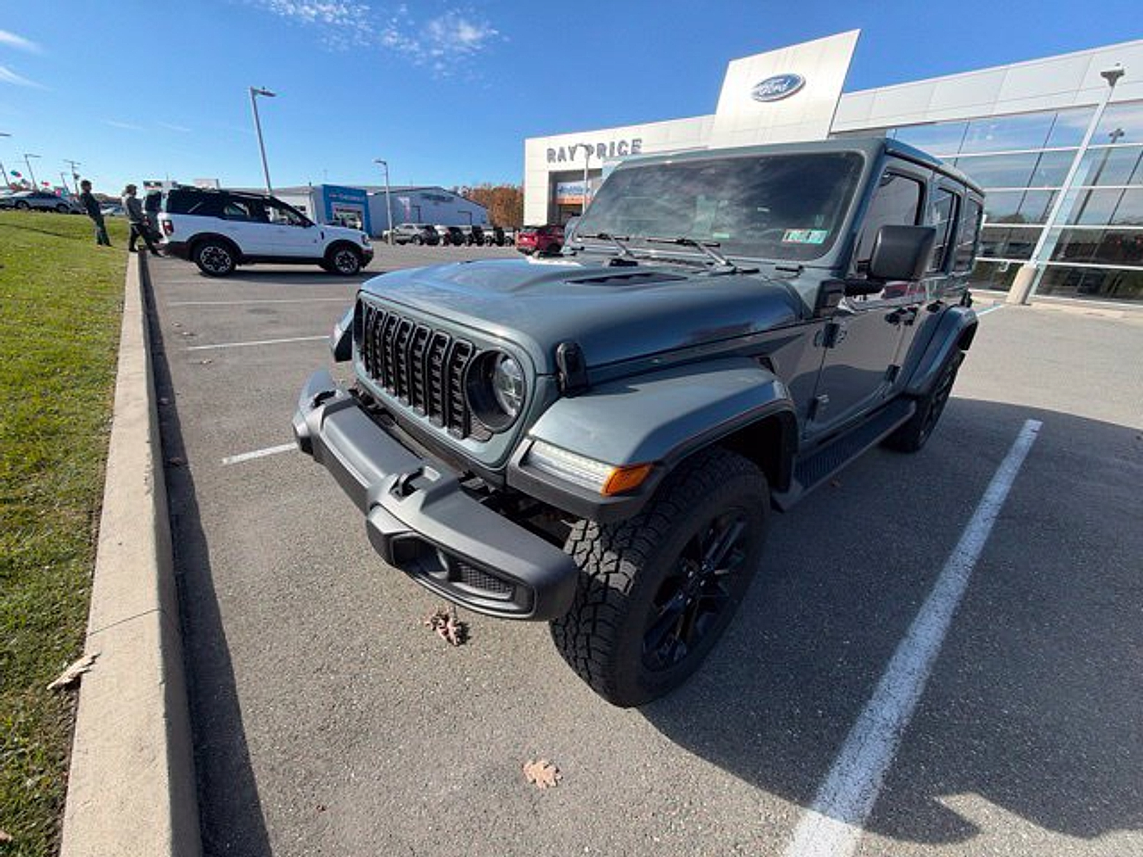 Used 2025 Jeep Wrangler 4xe Sahara SUV