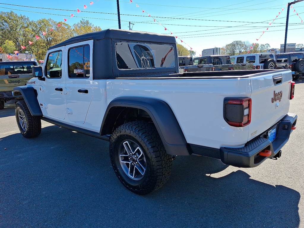 New 2025 Jeep Gladiator Mojave Pickup