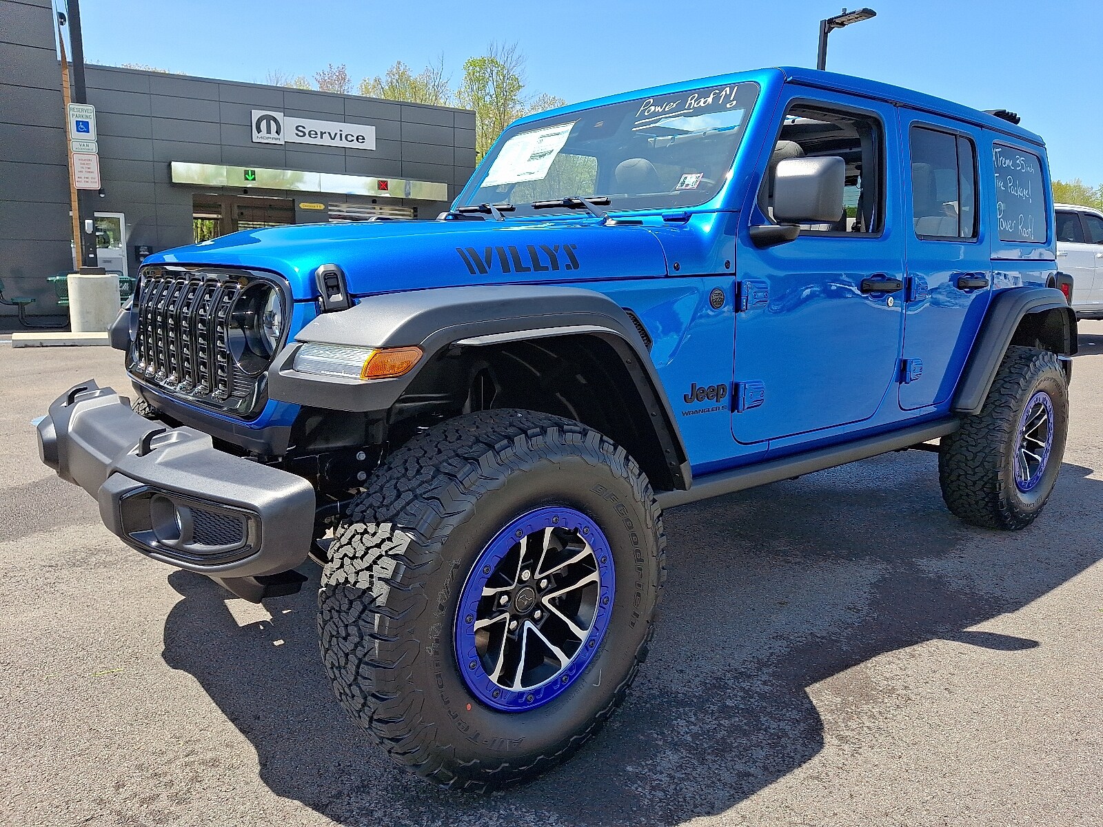 2025 Jeep Wrangler Willys photo 2