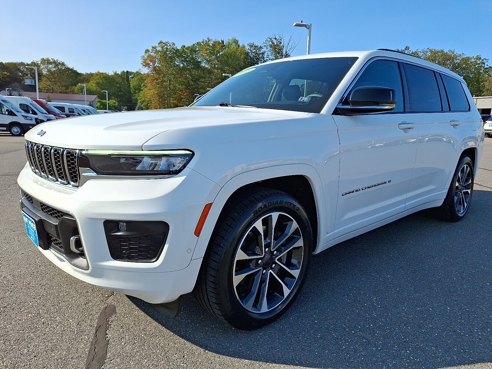 2023 Jeep Grand Cherokee Overland photo 3
