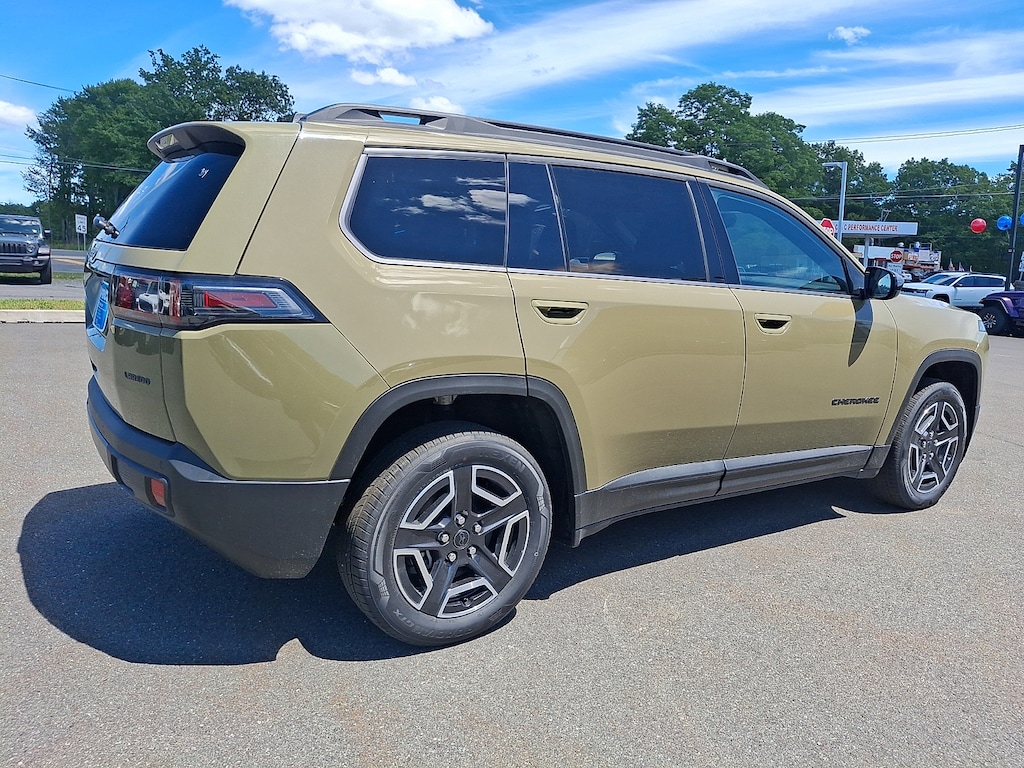 New 2026 Jeep Cherokee Laredo Sport Utility