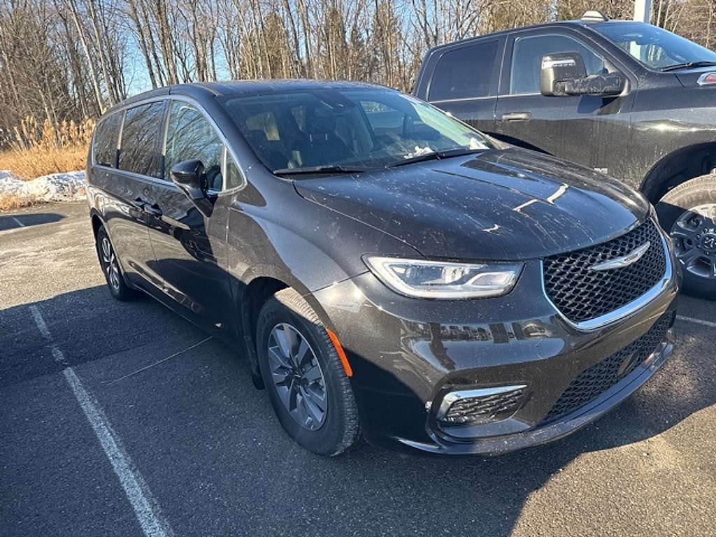 Used 2024 Chrysler Pacifica Plug-In Hybrid Select Van Passenger Van
