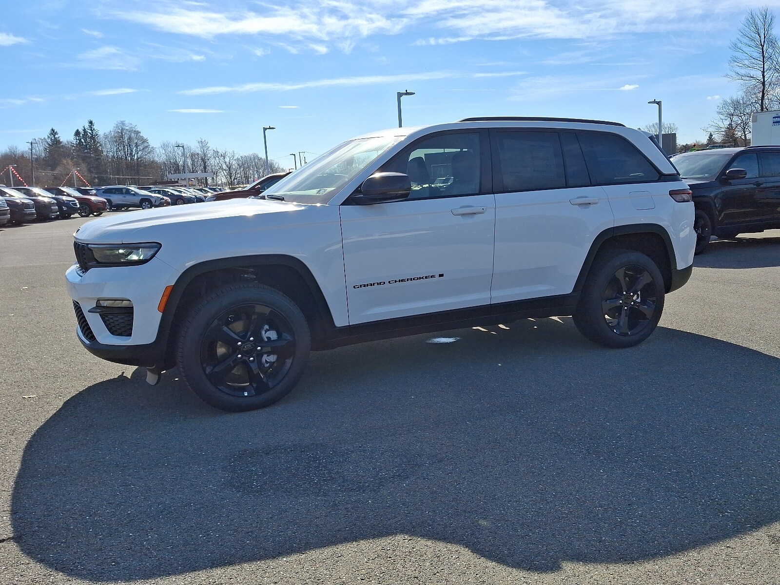 2024 Jeep Grand Cherokee Limited photo 2