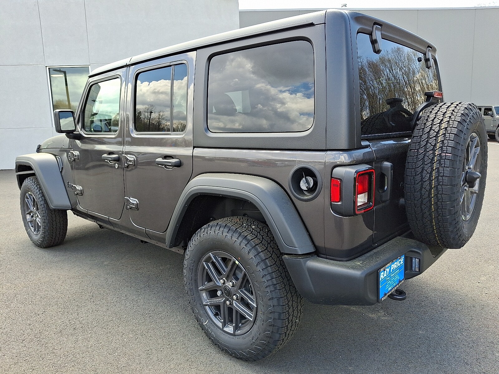 2025 Jeep Wrangler photo 3