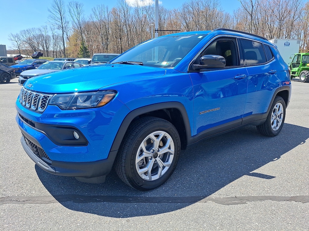 Used 2025 Jeep Compass Latitude SUV