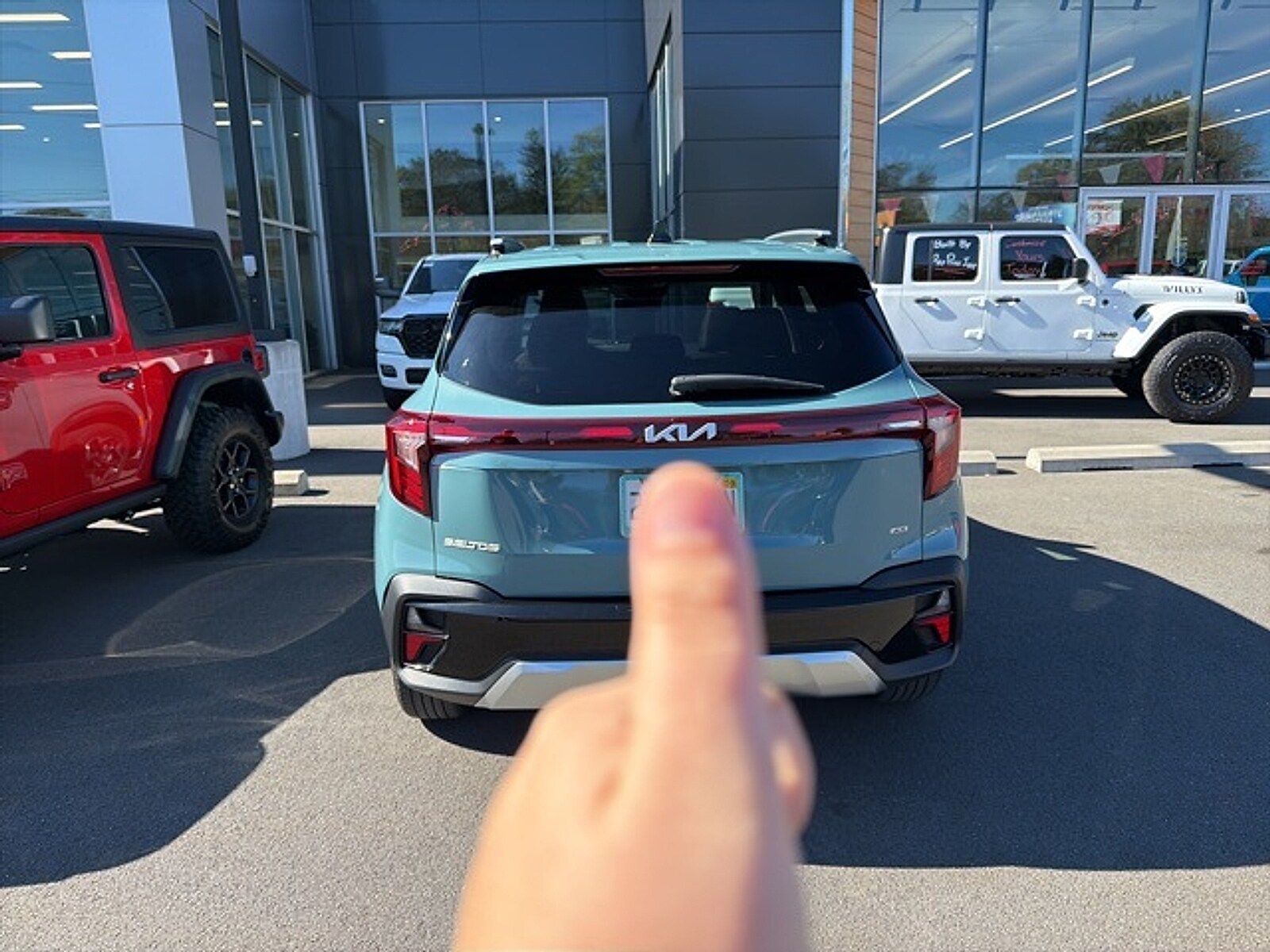 2024 Kia Seltos EX photo 4