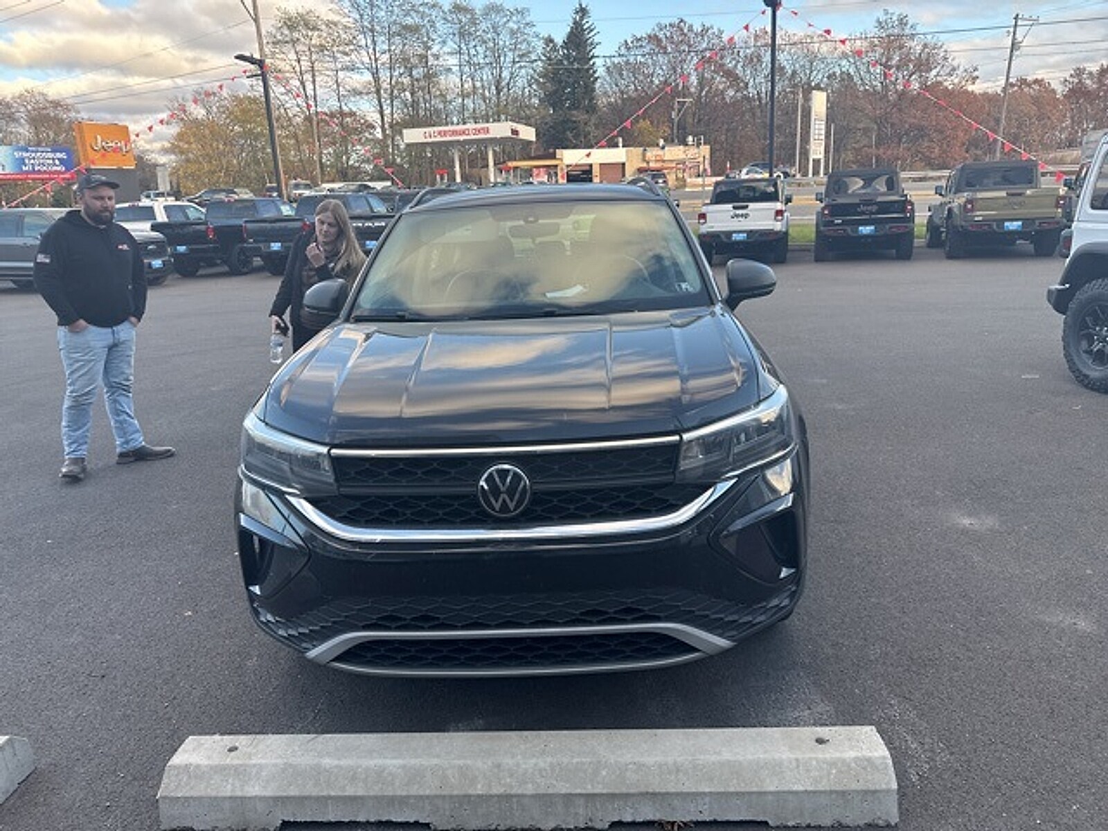 2023 Volkswagen Taos S photo 3