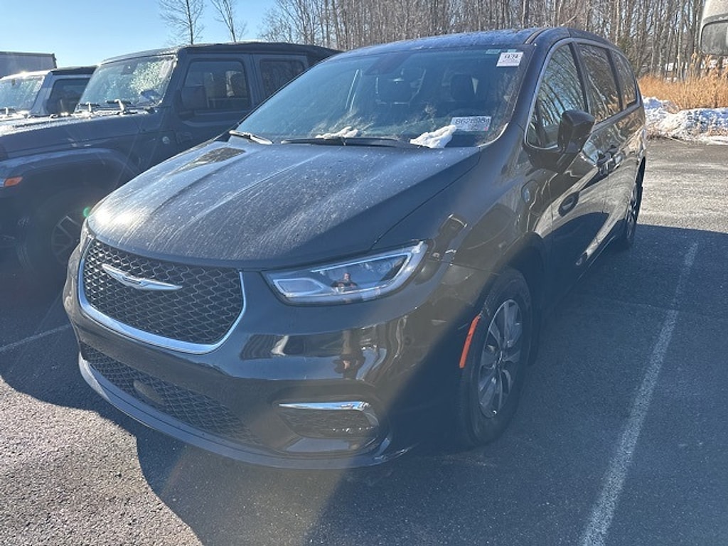 Used 2024 Chrysler Pacifica Plug-In Hybrid Select Van Passenger Van