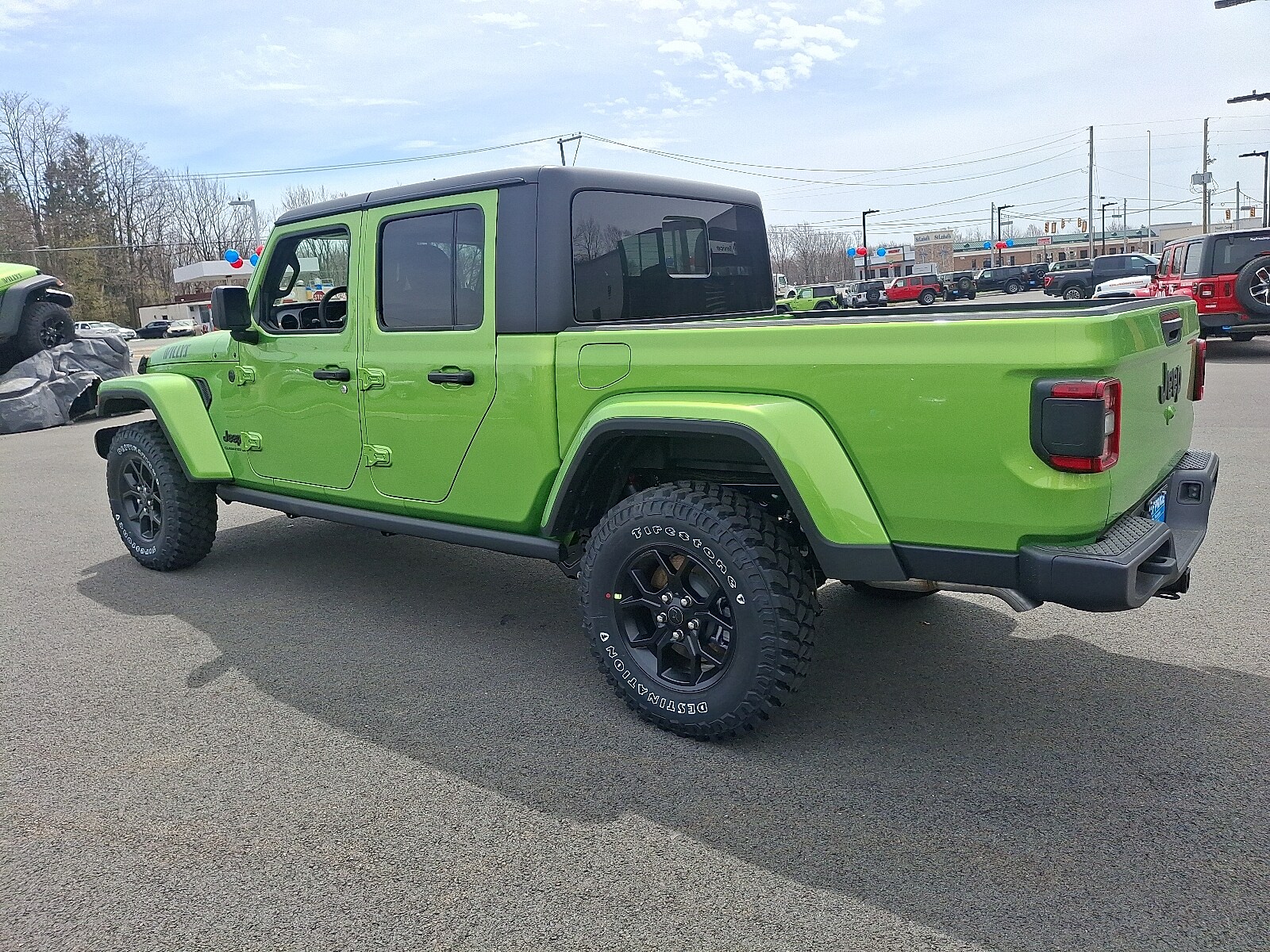 2025 Jeep Gladiator Willys photo 3