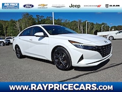 2022 Hyundai Elantra SEL Sedan