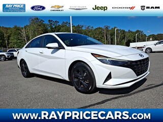 2022 Hyundai Elantra SEL Sedan