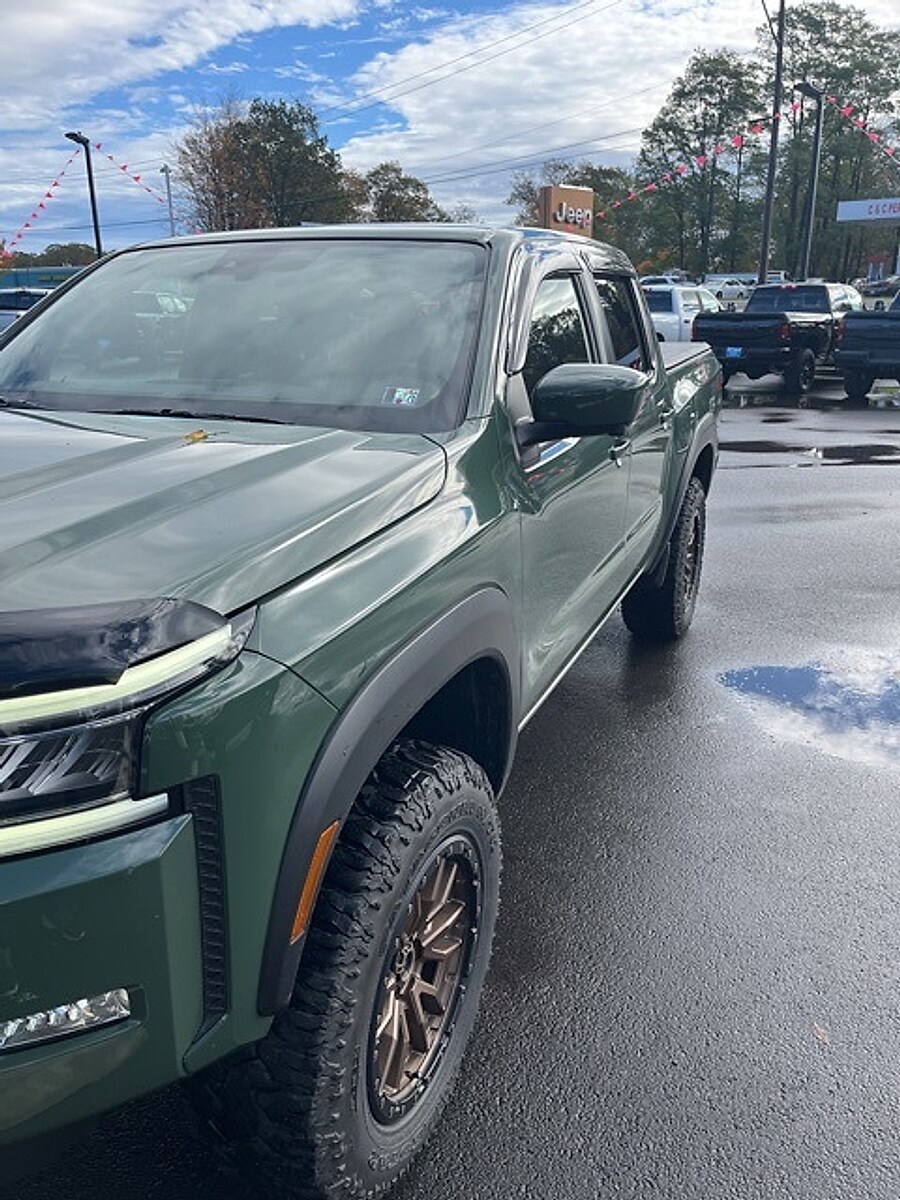 2023 Nissan Frontier PRO-4X photo 4