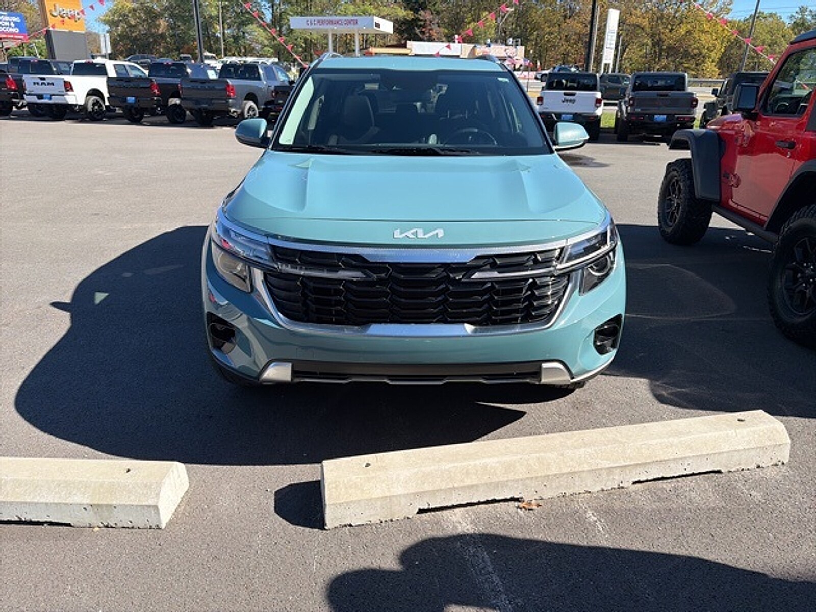 2024 Kia Seltos EX photo 3
