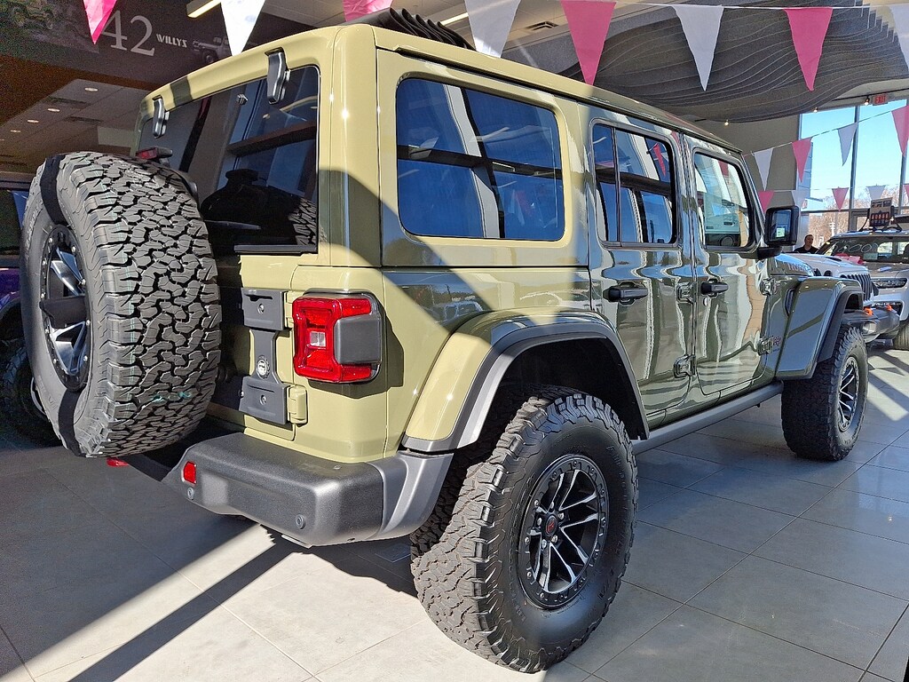 New 2026 Jeep Wrangler Rubicon X Sport Utility