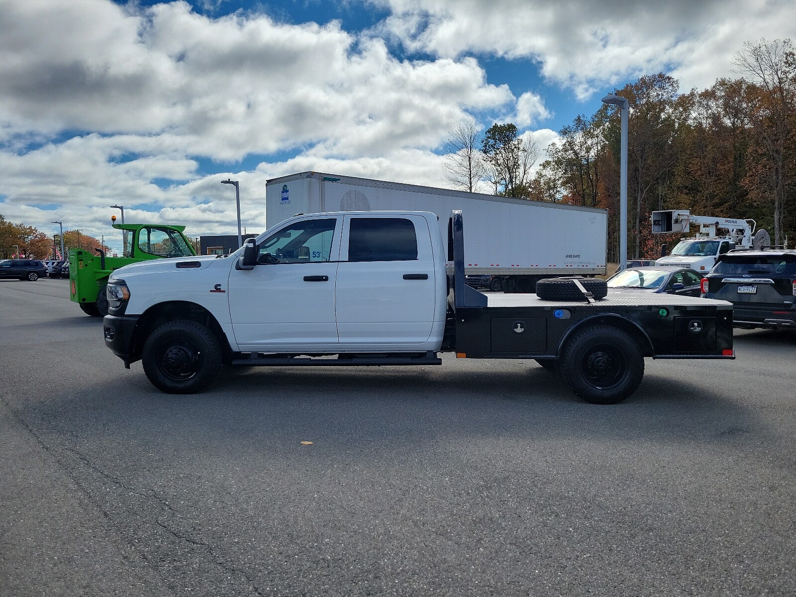 2024 Ram 3500 Tradesman SLT Laramie Limited photo 3