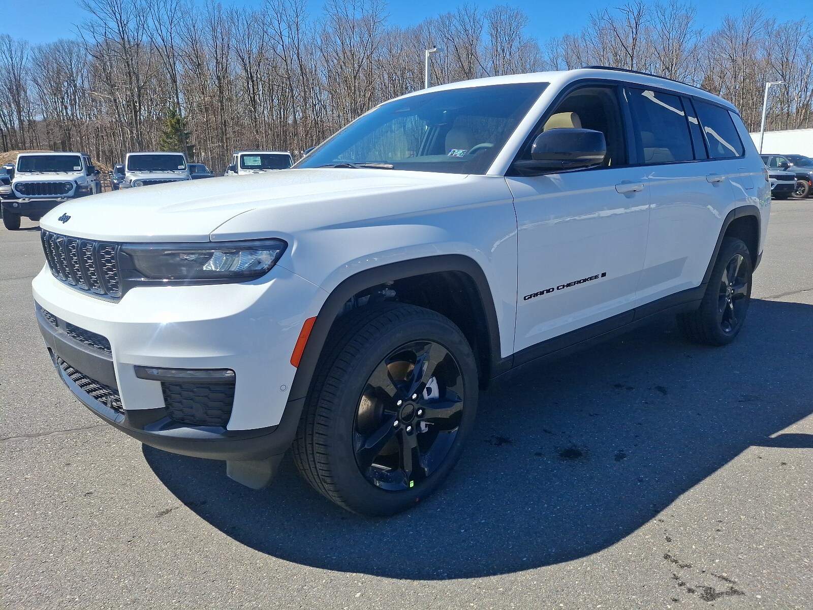 2025 Jeep Grand Cherokee Limited photo 2