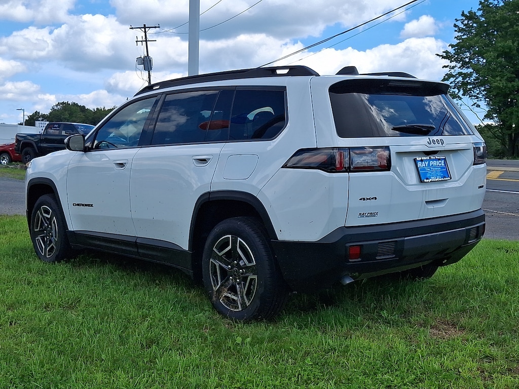 New 2026 Jeep Cherokee Laredo 4x4 Sport Utility