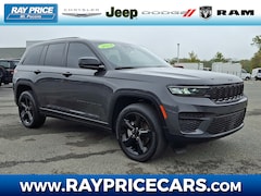 2024 Jeep Grand Cherokee Laredo SUV