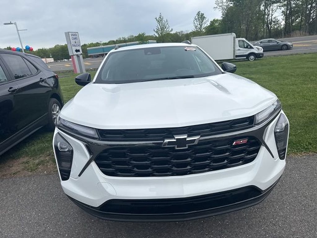 Used 2025 Chevrolet Trax 2RS SUV