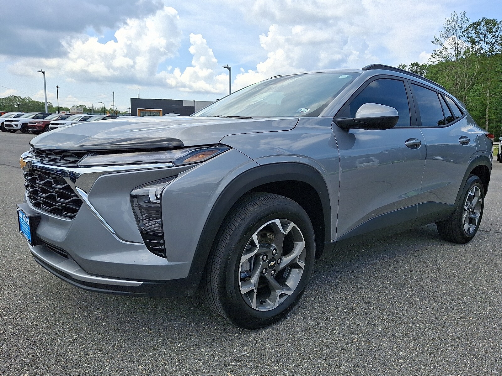 2024 Chevrolet Trax LT photo 2