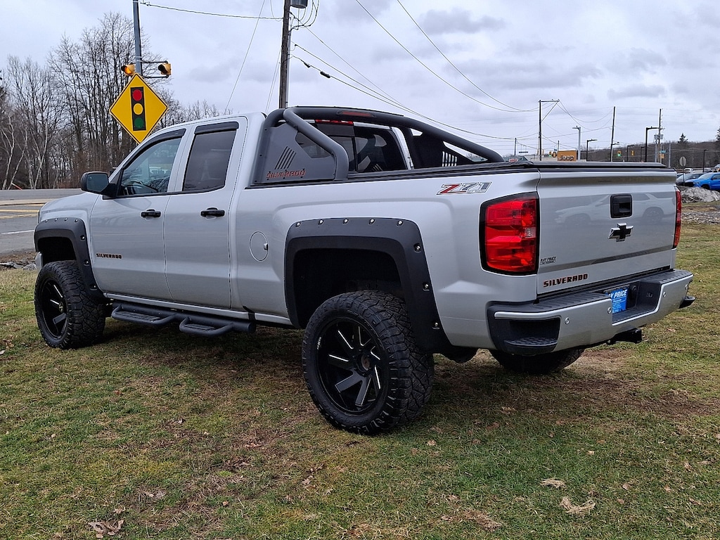 Used 2017 Chevrolet Silverado 1500 LT Truck