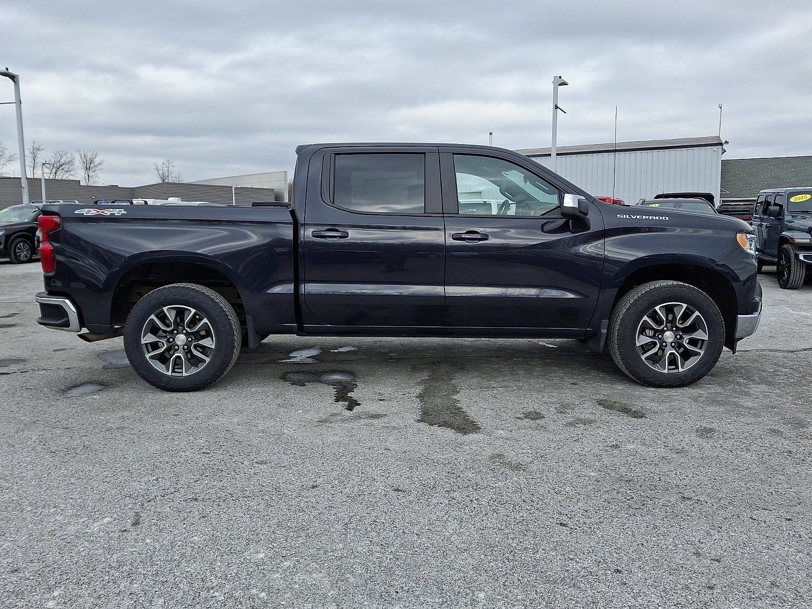 2023 Chevrolet Silverado 1500 LT - Photo 7