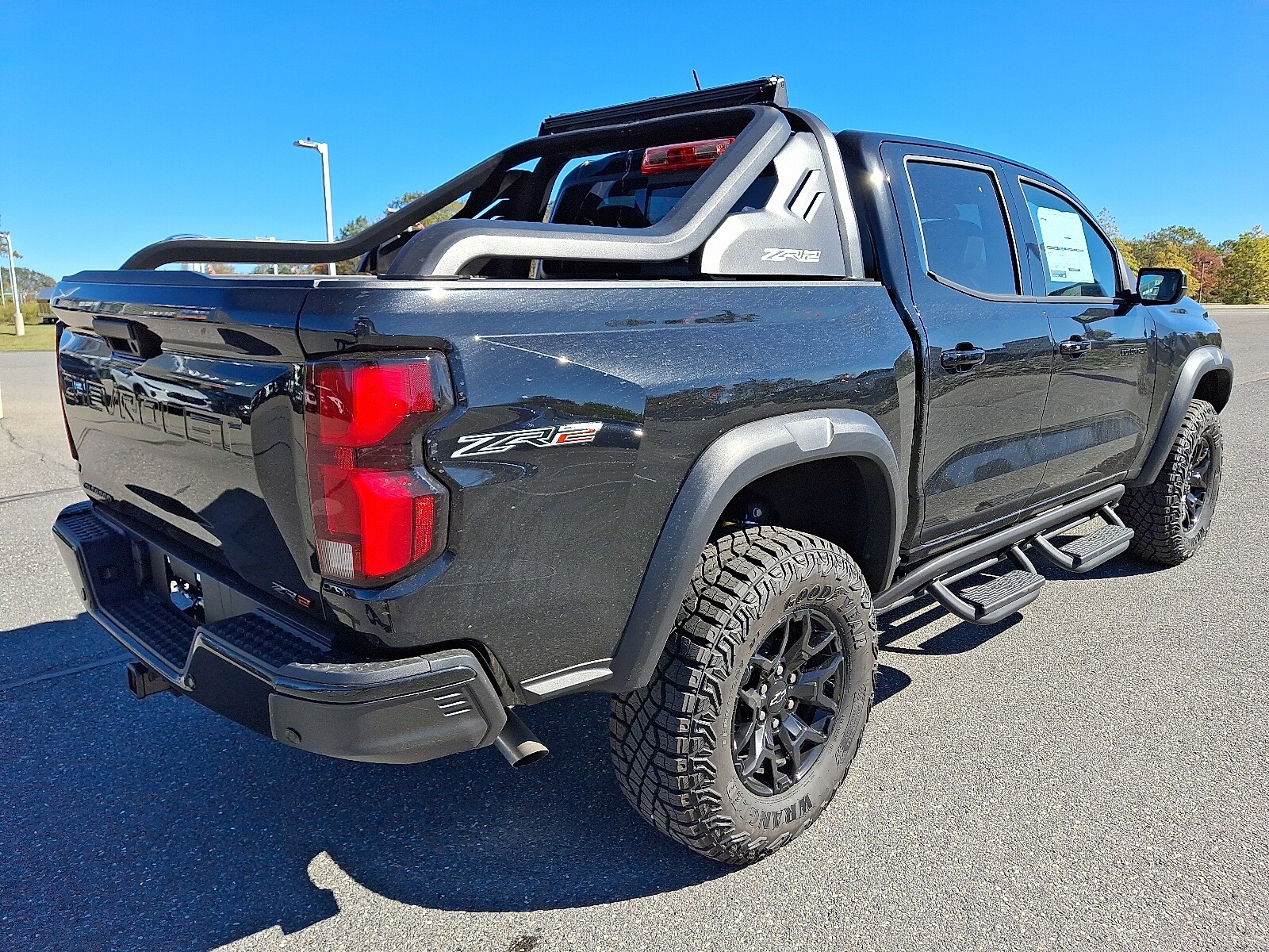 2025 Chevrolet Colorado ZR2 photo 2