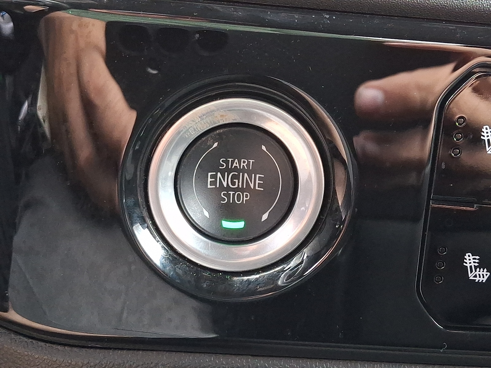 2024 Chevrolet Silverado 1500 LT - Photo 23