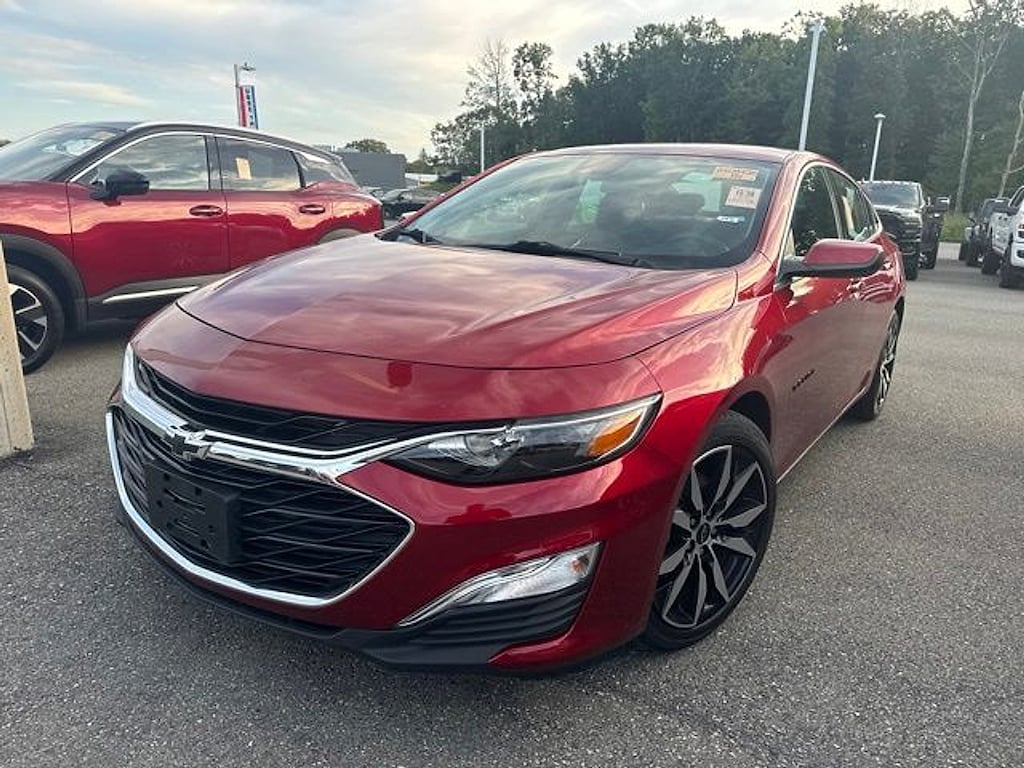 Used 2024 Chevrolet Malibu RS Car