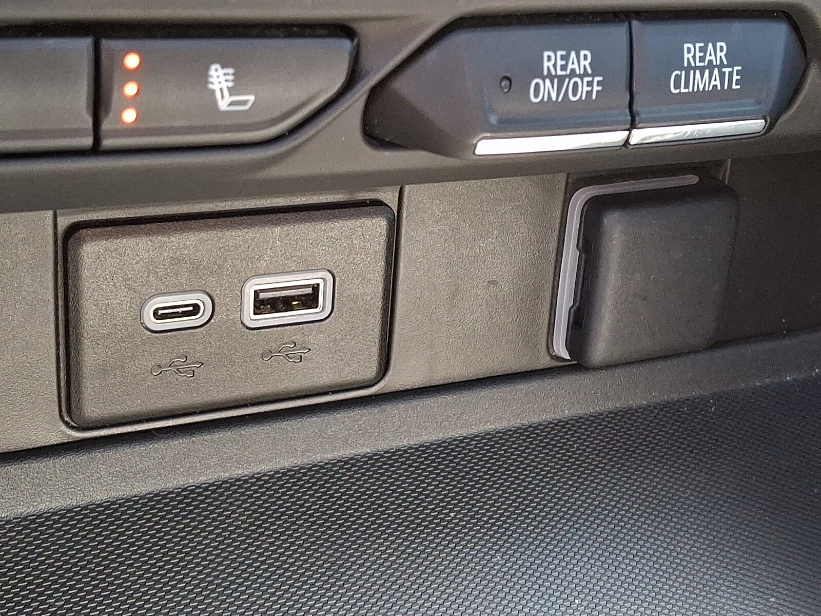 2024 Chevrolet Tahoe RST - Photo 28