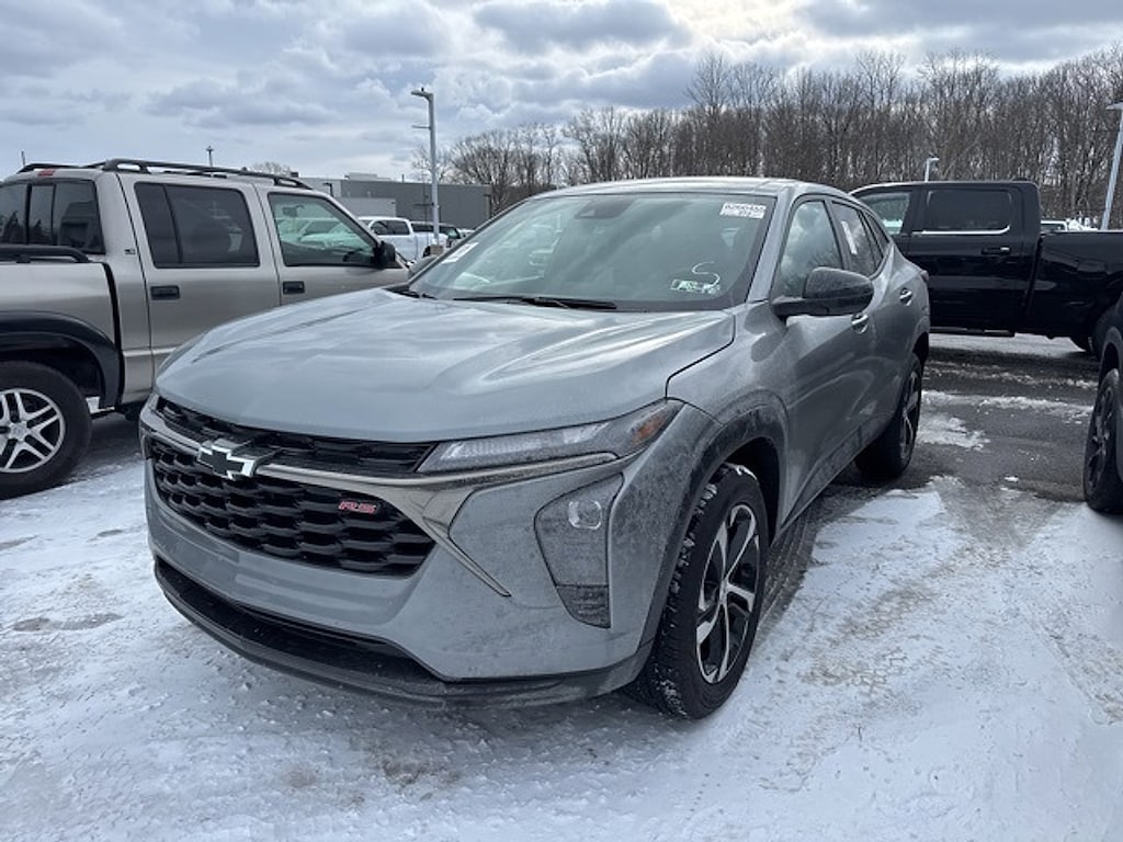 Used 2025 Chevrolet Trax 1RS SUV
