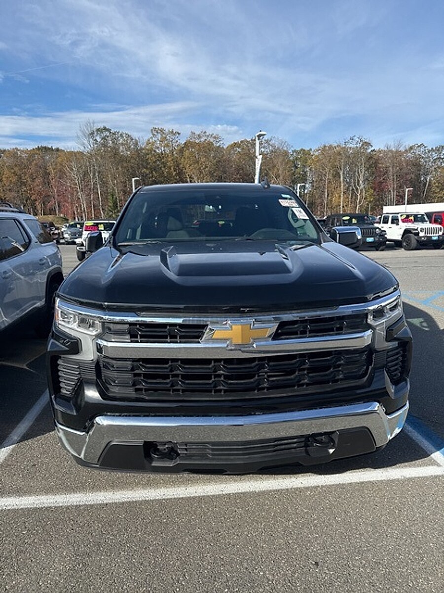 2023 Chevrolet Silverado 1500 LT photo 4
