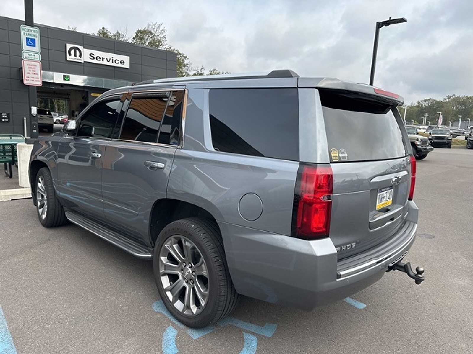 2019 Chevrolet Tahoe Premier photo 3