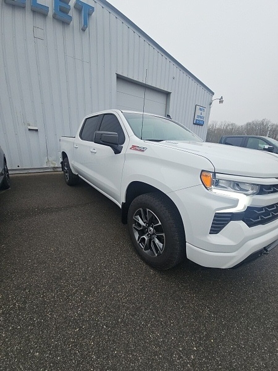 2023 Chevrolet Silverado 1500 RST photo 4