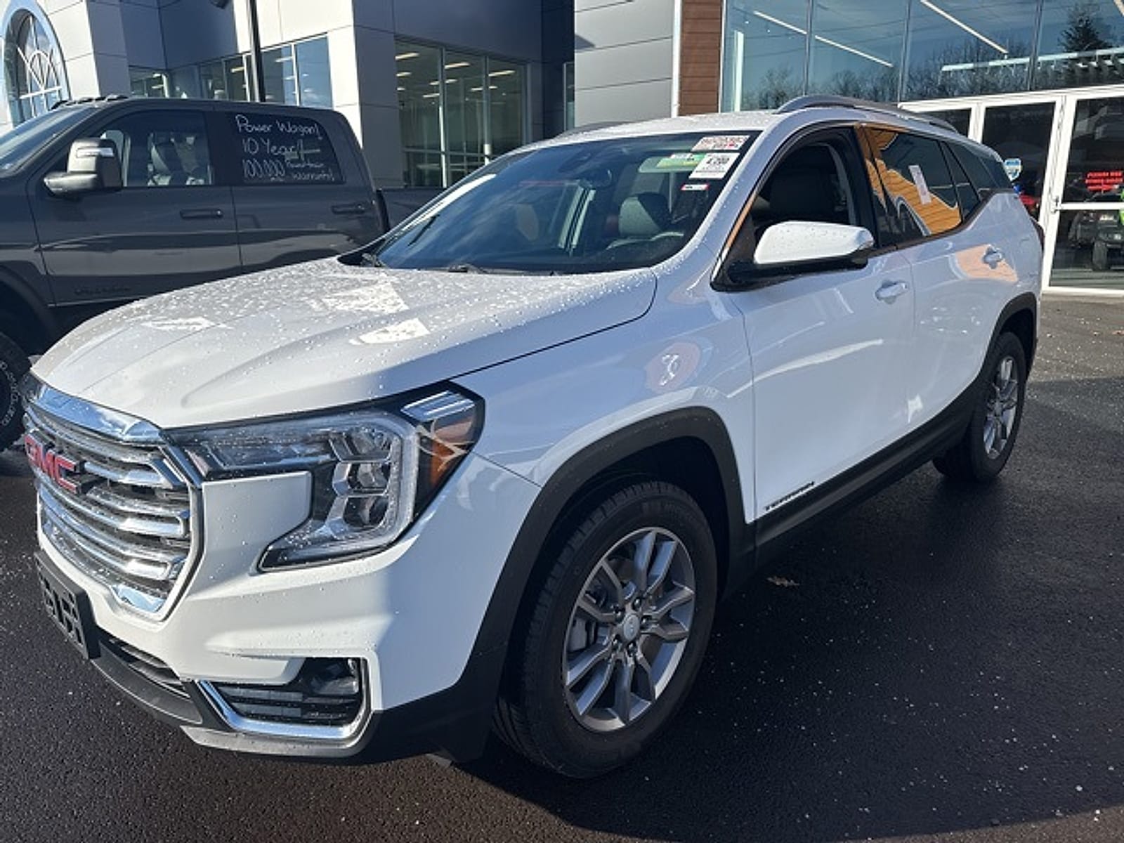 2024 GMC Terrain SLT