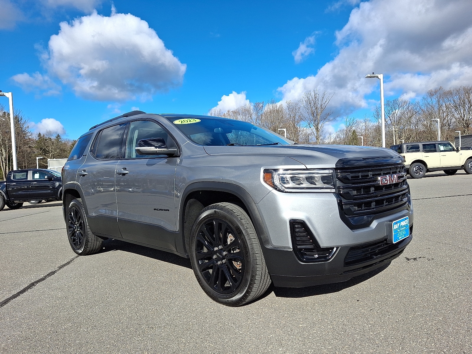 2023 GMC Acadia SLE
