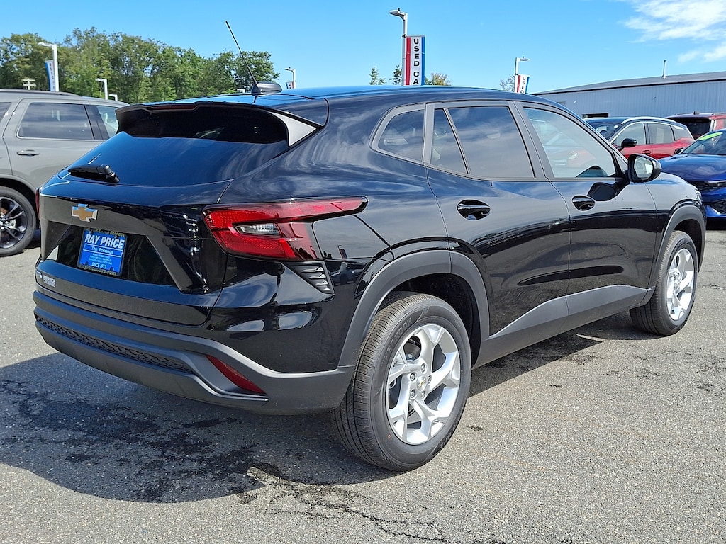 New 2026 Chevrolet Trax LS SUV
