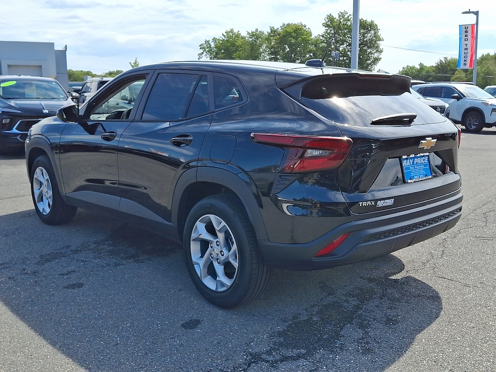 New 2026 Chevrolet Trax LS SUV