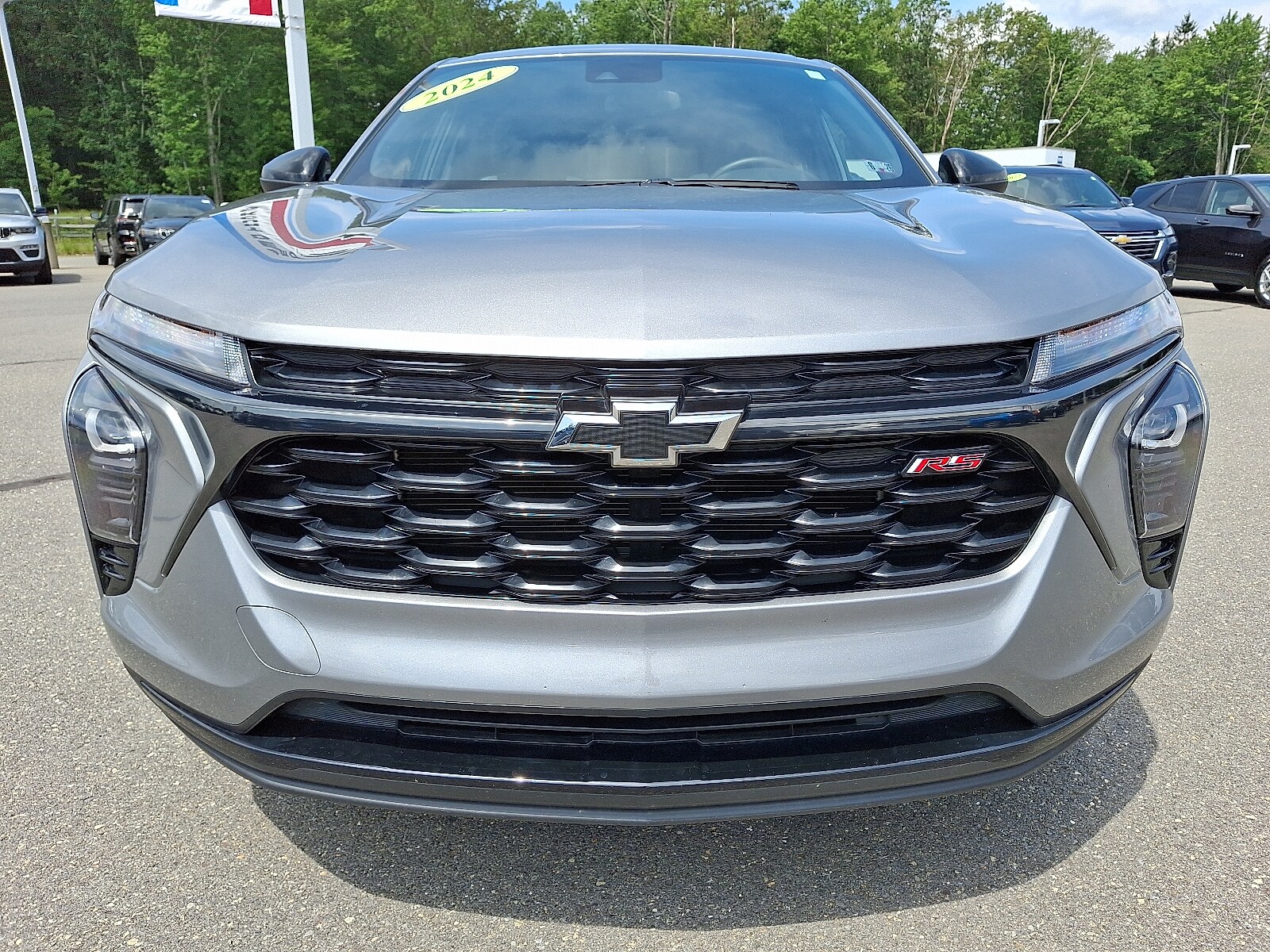2024 Chevrolet Trax photo 2
