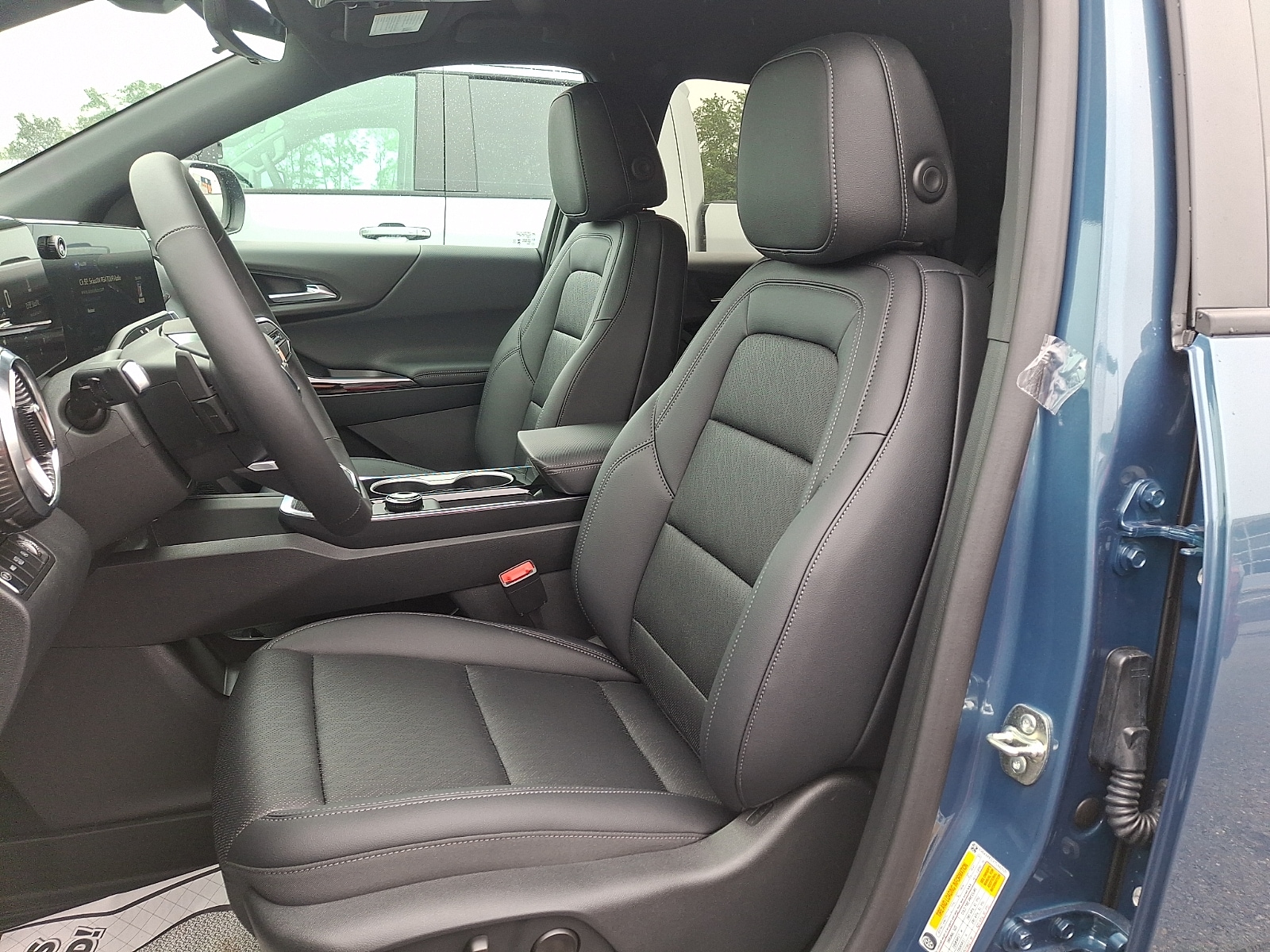 2026 Chevrolet Equinox LT - Photo 9
