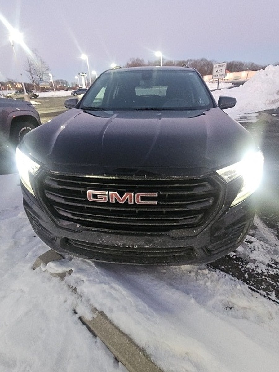 2023 GMC Terrain SLE's photo