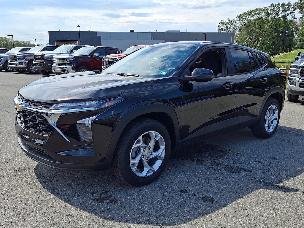 New 2026 Chevrolet Trax LS SUV