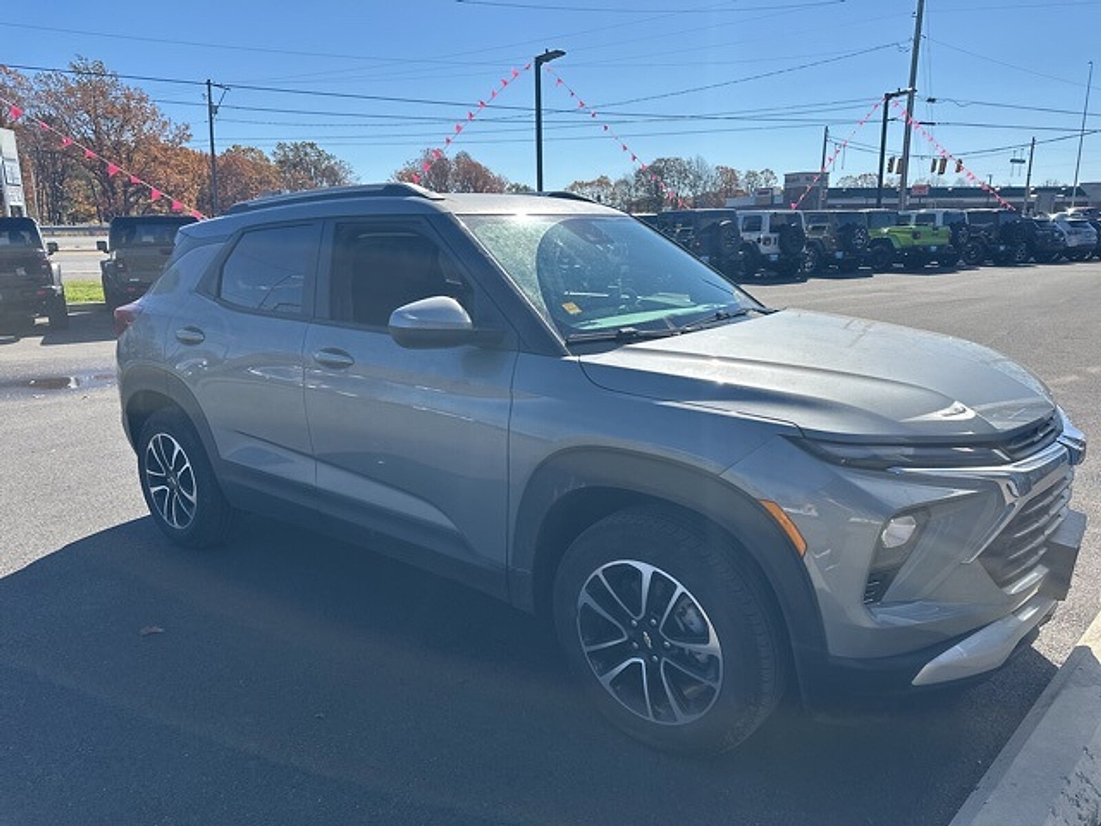 2024 Chevrolet Trailblazer LT photo 2