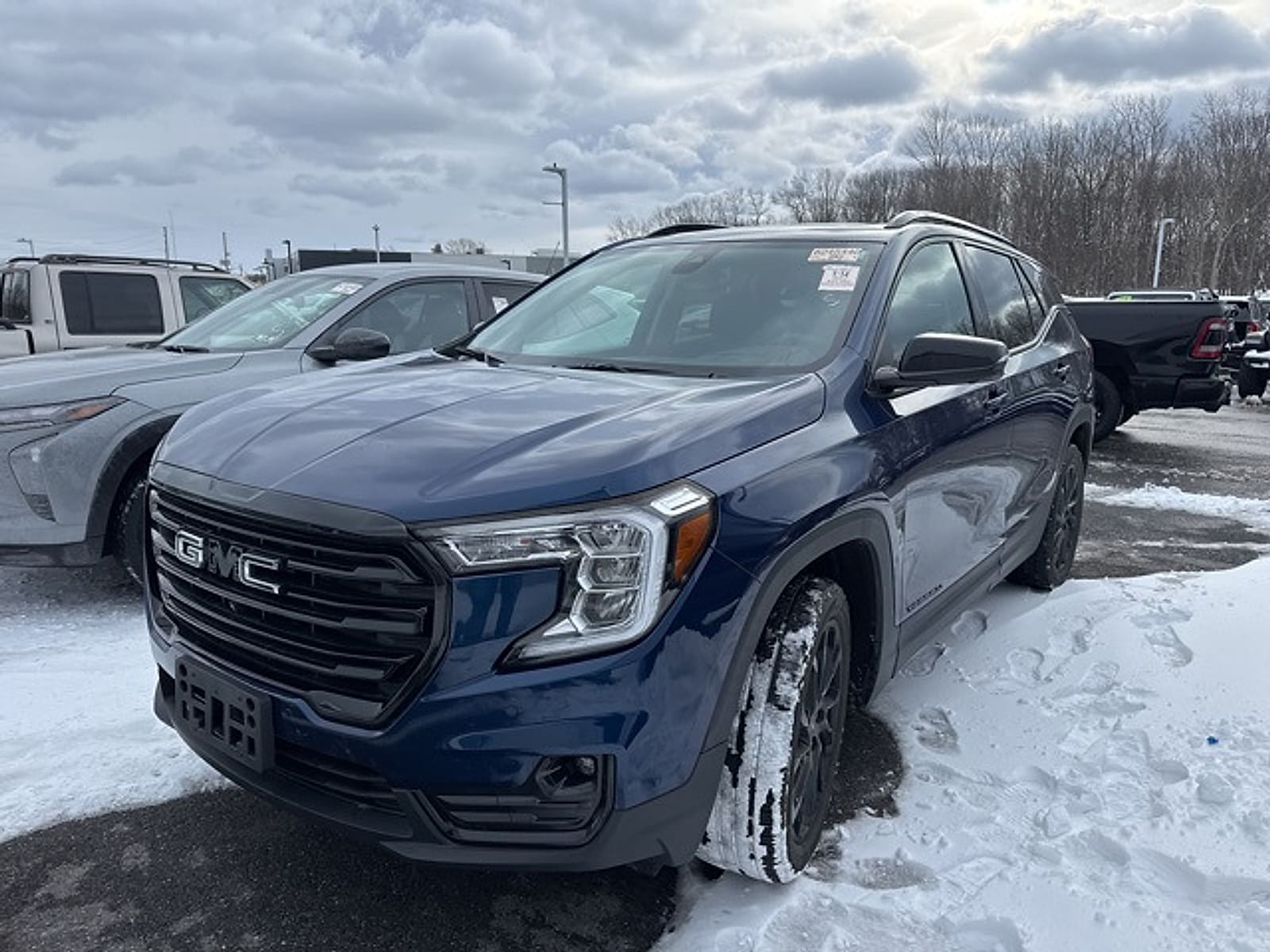 2023 GMC Terrain SLT
